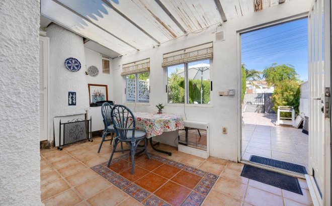 Resale - Villa -
Torrevieja - Calas Blanca