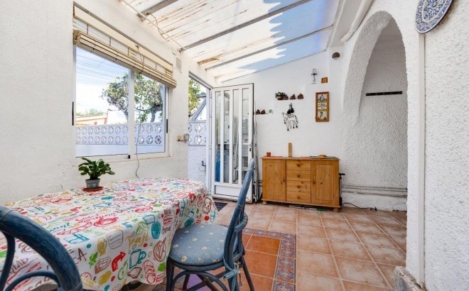 Resale - Villa -
Torrevieja - Calas Blanca