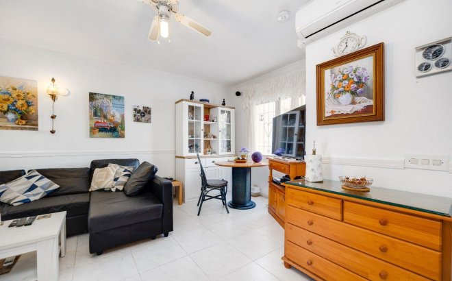 Resale - Villa -
Torrevieja - Calas Blanca