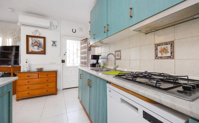 Resale - Villa -
Torrevieja - Calas Blanca