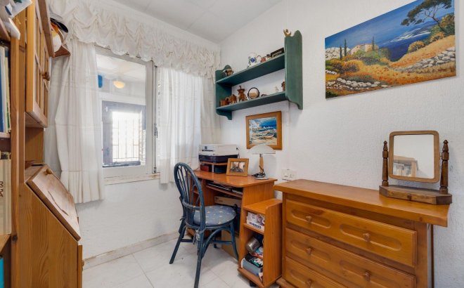Resale - Villa -
Torrevieja - Calas Blanca