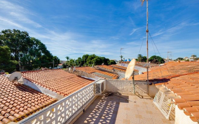 Resale - Villa -
Torrevieja - Calas Blanca