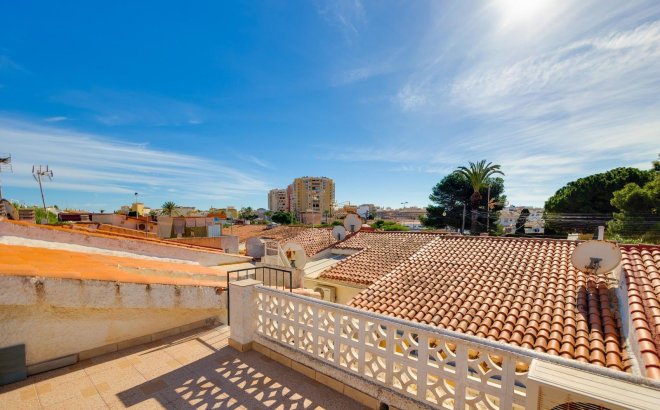 Resale - Villa -
Torrevieja - Calas Blanca