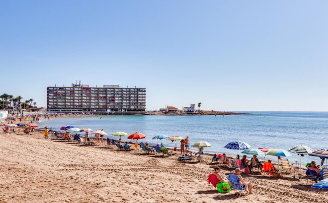 Resale - Villa -
Torrevieja - Calas Blanca