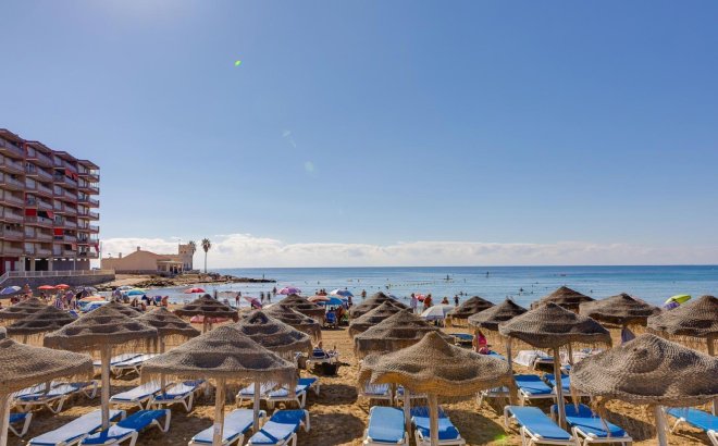 Resale - Villa -
Torrevieja - Calas Blanca