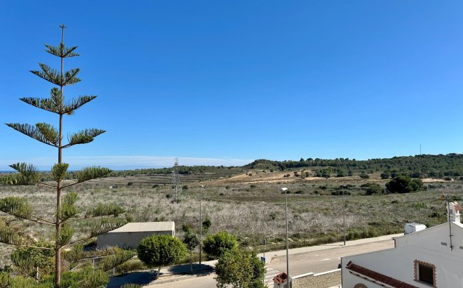 Resale - Semi Detached -
San Miguel de Salinas - Residencial Los Flamencos