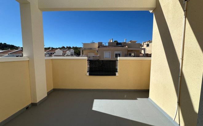Resale - Semi Detached -
San Miguel de Salinas - Residencial Los Flamencos