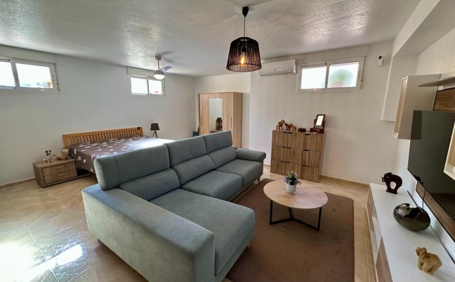 Resale - Semi Detached -
San Miguel de Salinas - Residencial Los Flamencos