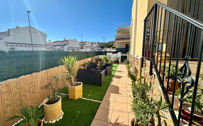 Resale - Semi Detached -
San Miguel de Salinas - Residencial Los Flamencos