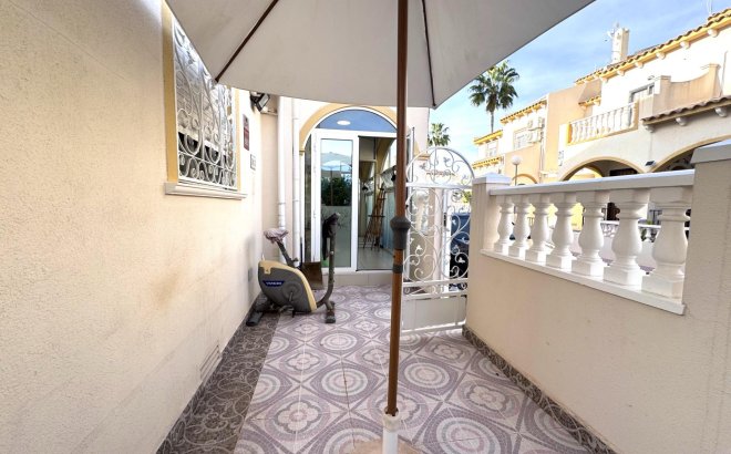 Resale - Town House -
Orihuela Costa - Playa Flamenca