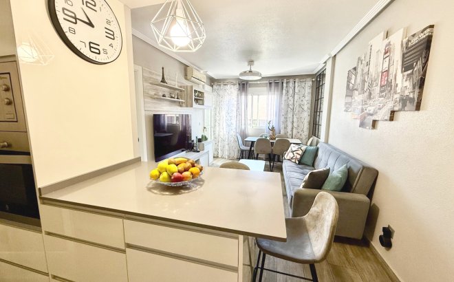 Resale - Apartment -
Torrevieja - PARQUE DE LAS NACIONES