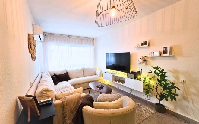 Resale - Apartment -
Torrevieja - Playa del Cura