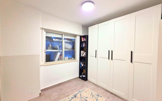 Resale - Apartment -
Torrevieja - Playa del Cura