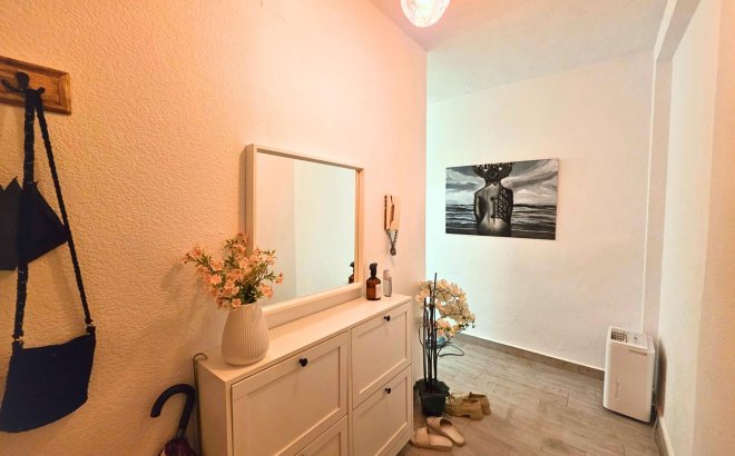 Resale - Apartment -
Torrevieja - Playa del Cura