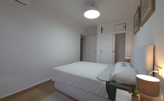 Revente - Penthouse -
Torrevieja - Cala Ferris