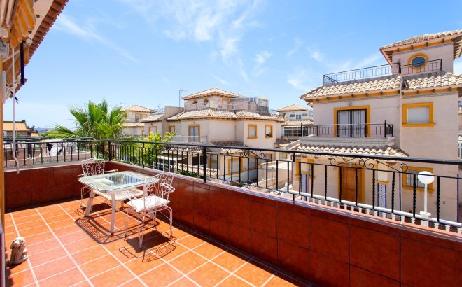 Resale - Bungalow -
Orihuela Costa - Punta Prima