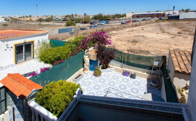 Resale - Bungalow -
Orihuela Costa - Punta Prima