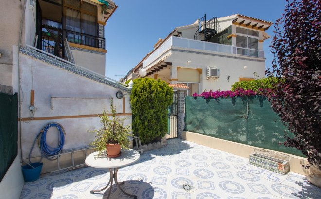 Resale - Bungalow -
Orihuela Costa - Punta Prima