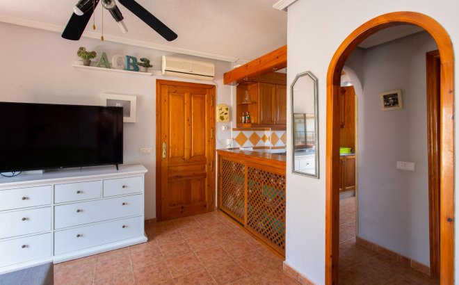 Resale - Bungalow -
Orihuela Costa - Punta Prima
