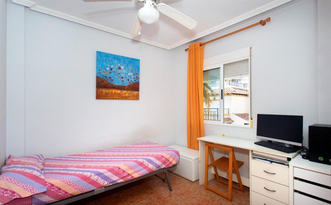 Resale - Bungalow -
Orihuela Costa - Punta Prima