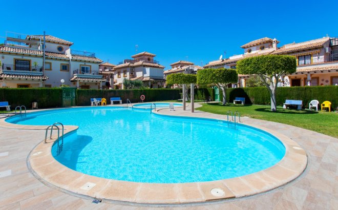 Resale - Bungalow -
Orihuela Costa - Punta Prima