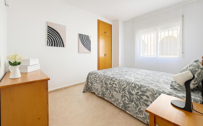 Resale - Apartment -
Torrevieja - Habaneras