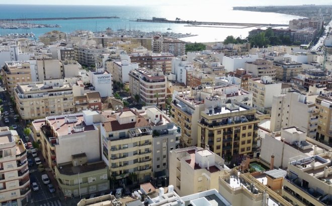 Resale - Apartment -
Torrevieja - Costa Blanca