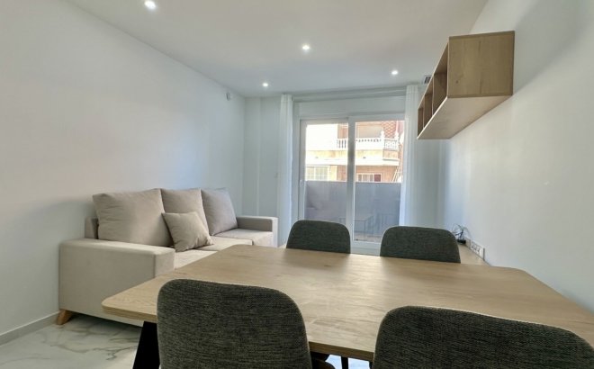 Resale - Apartment -
Torrevieja - Costa Blanca