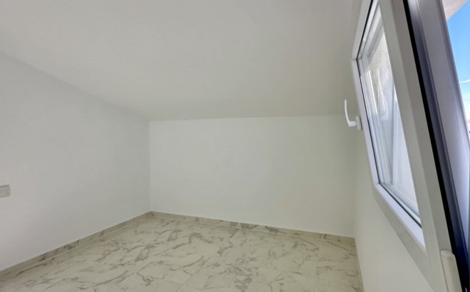 Resale - Town House -
Torrevieja - Costa Blanca