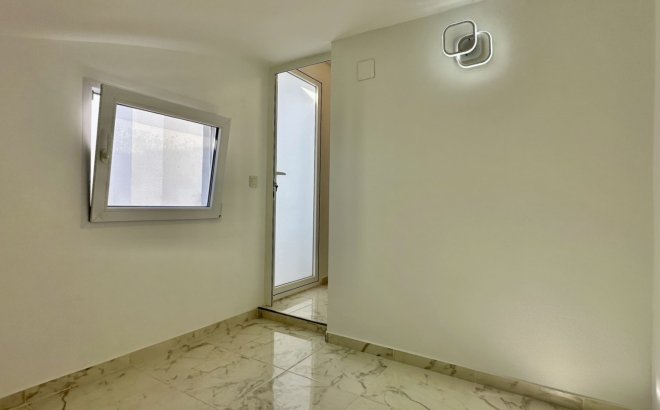 Resale - Town House -
Torrevieja - Costa Blanca