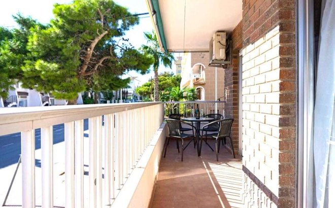 Resale - Apartment -
Punta Prima - Costa Blanca