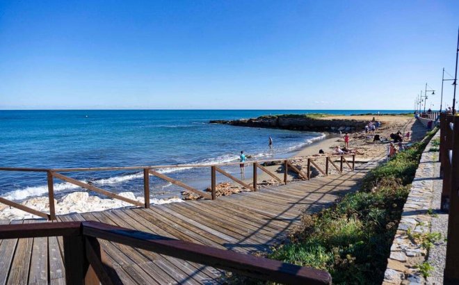 Resale - Apartment -
Punta Prima - Costa Blanca