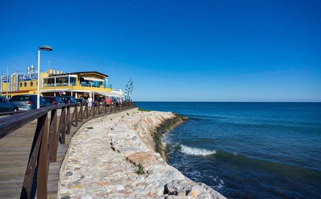 Resale - Apartment -
Punta Prima - Costa Blanca