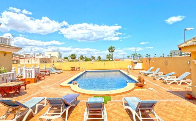 Resale - Villa -
Torrevieja - Los Balcones