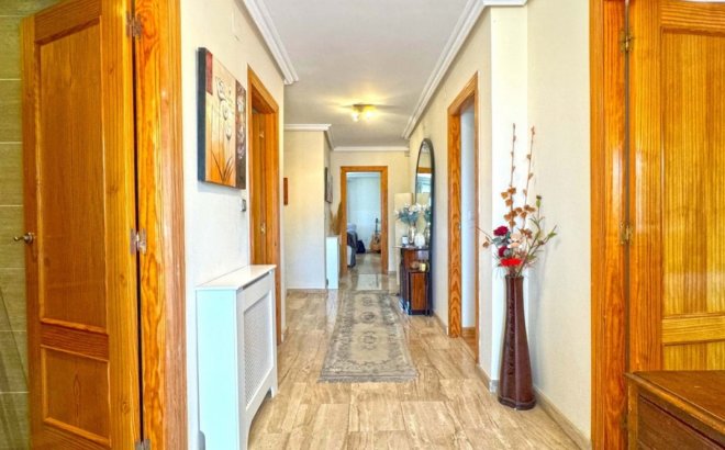 Resale - Villa -
Torrevieja - Los Balcones