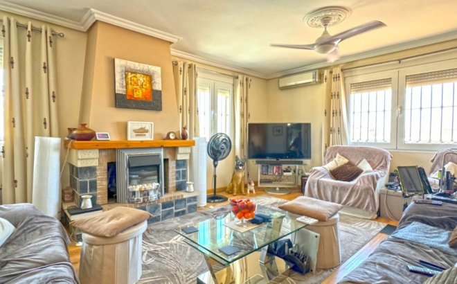 Resale - Villa -
Torrevieja - Los Balcones