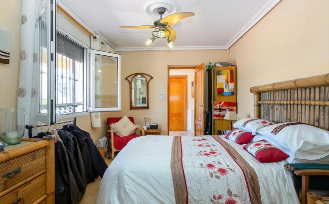 Resale - Villa -
Torrevieja - Los Balcones