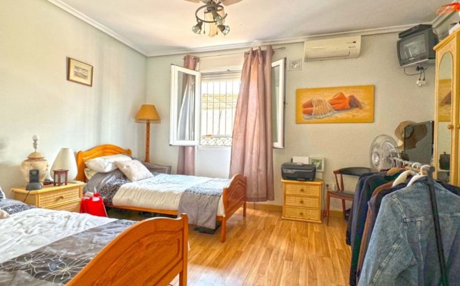 Resale - Villa -
Torrevieja - Los Balcones