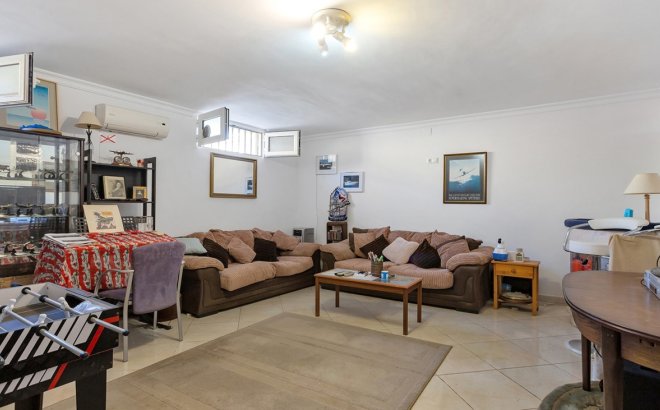 Resale - Villa -
Torrevieja - Los Balcones