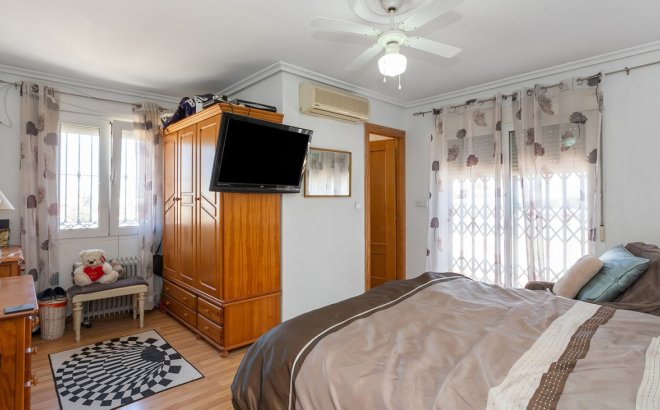 Resale - Villa -
Torrevieja - Los Balcones