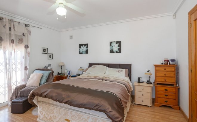 Resale - Villa -
Torrevieja - Los Balcones