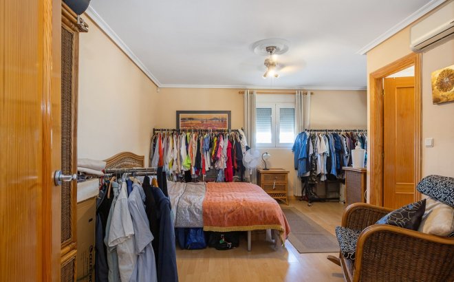 Resale - Villa -
Torrevieja - Los Balcones