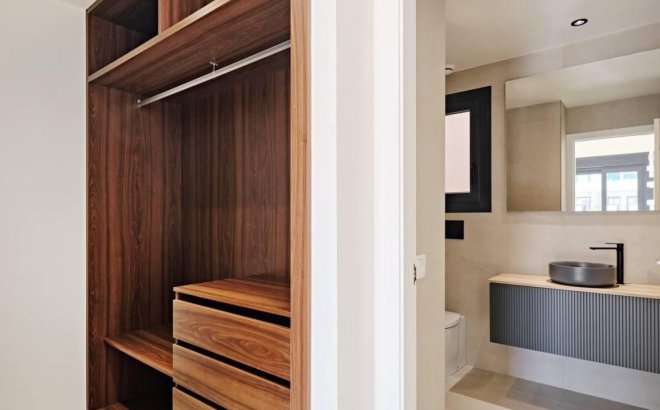 Herverkoop - Appartement -
Torrevieja - Costa Blanca