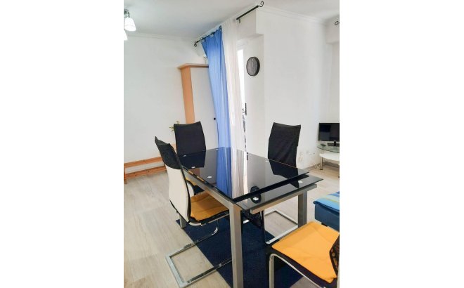 Revente - Appartement -
Torrevieja - Centro