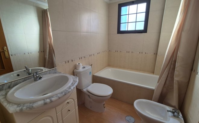 Resale - Dúplex -
Torrevieja - Costa Blanca