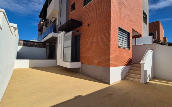 Resale - Dúplex -
Torrevieja - Costa Blanca