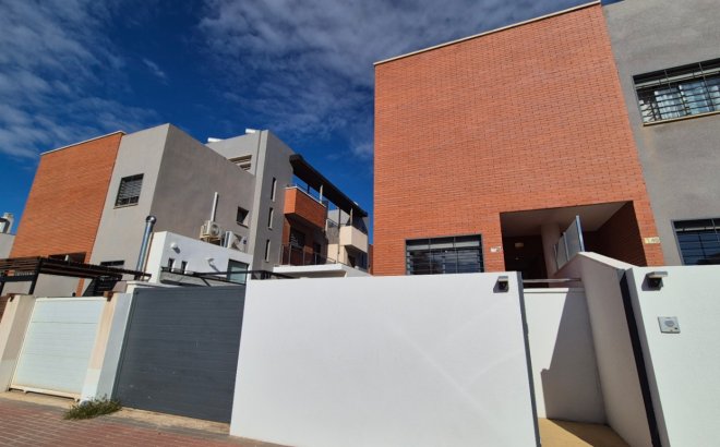 Resale - Dúplex -
Torrevieja - Costa Blanca