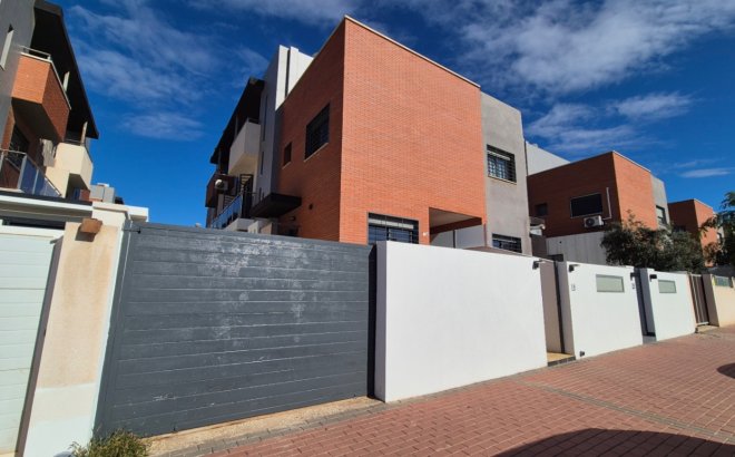 Resale - Dúplex -
Torrevieja - Costa Blanca