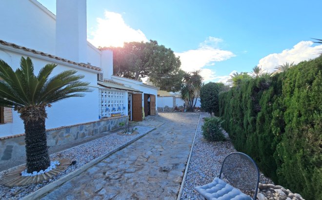 Resale - Villa -
Orihuela Costa - Costa Blanca