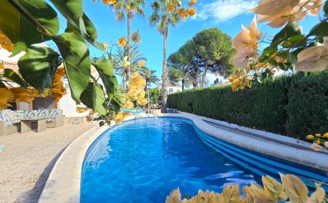 Resale - Villa -
Orihuela Costa - Costa Blanca
